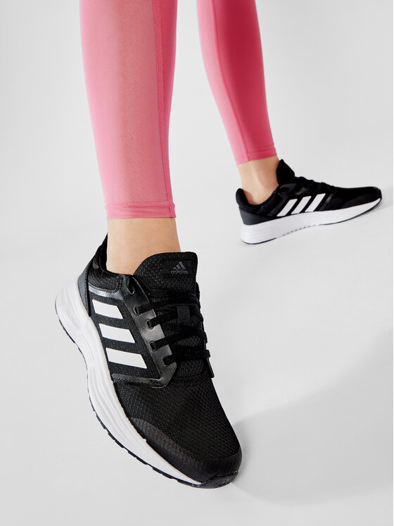 adidas Tekaški čevlji adidas Galaxy 5 FW6125 Črna