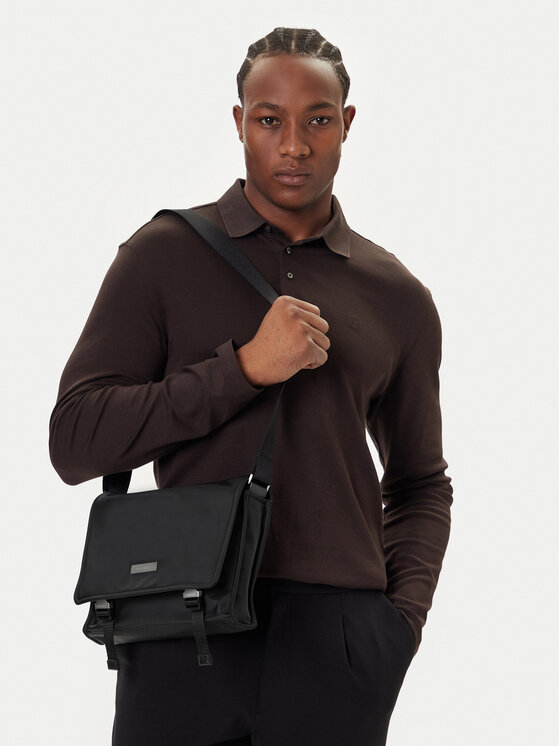 Calvin Klein Geantă Calvin Klein Sleek Small Messenger LV04D3147G Negru