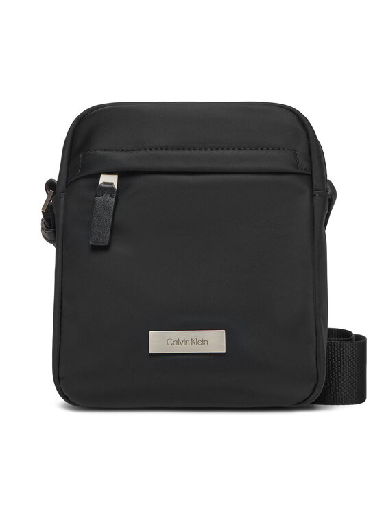 Calvin Klein Мъжка чантичка Calvin Klein Sleek Reporter LV04D3180G Черен