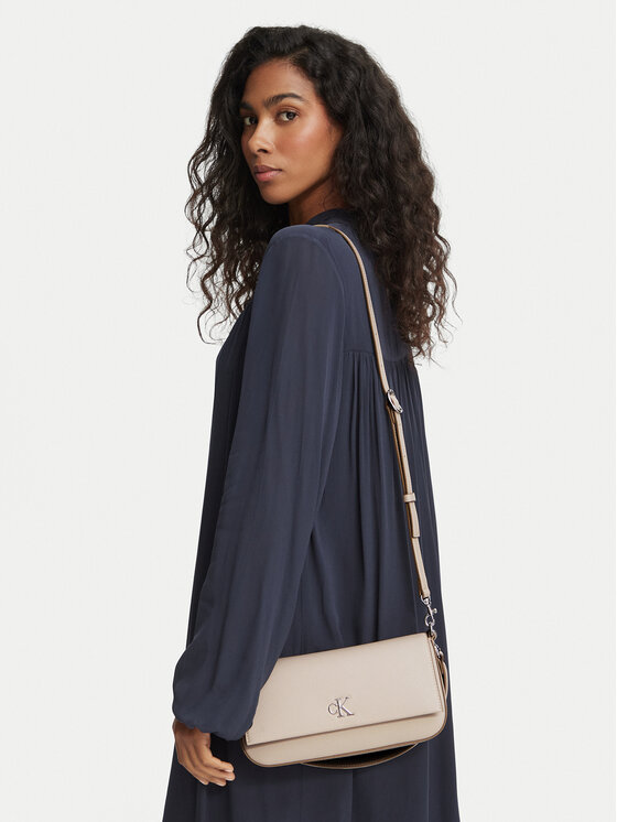 Calvin Klein Torebka Calvin Klein Minimal Monogram Shoulder Pouch LV04K3161G Beżowy