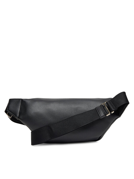 Calvin Klein Torbica oko struka﻿ Calvin Klein Raised Waistbag LV04D3161G Crna