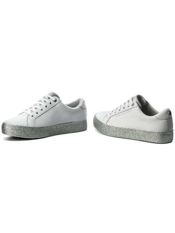 Tommy Hilfiger Sneakersy Tommy Hilfiger Sparkle Outsole Glitter Sneaker FW0FW02798 Bílá
