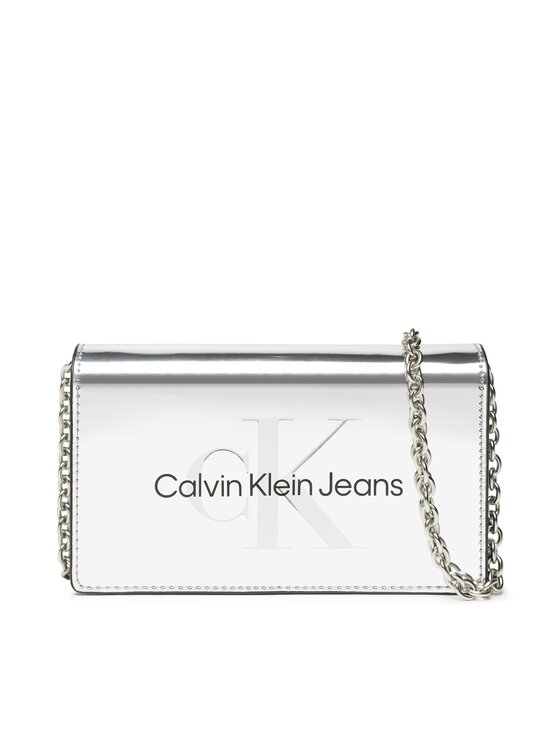 Calvin Klein Jeans Etui pentru telefon Calvin Klein Jeans Sculpted Ew Flap Phone Cb Silver K60K610406 Argintiu