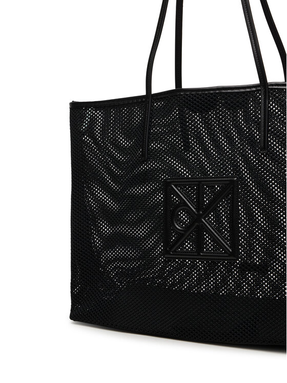Calvin Klein Soma Calvin Klein Emblem Mesh Xl Tote LV04F3422G Melns