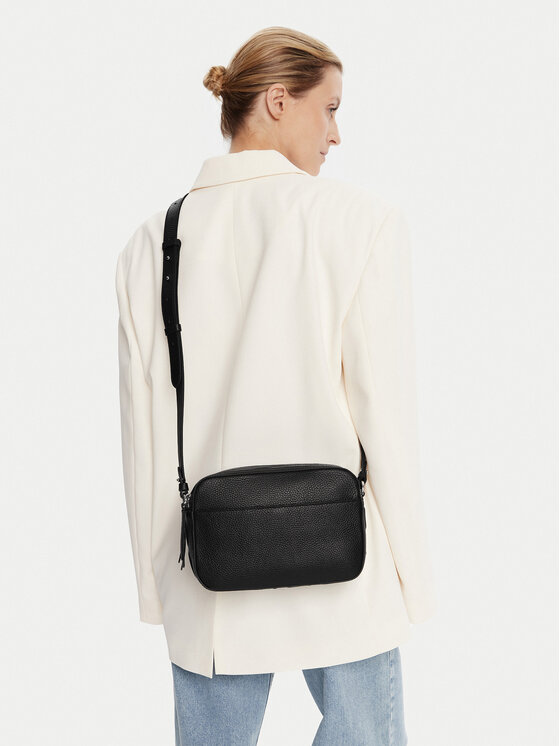 Coccinelle Soma Coccinelle Nellemyrtha Maxi Log E1 QBB 15 02 01 Melns