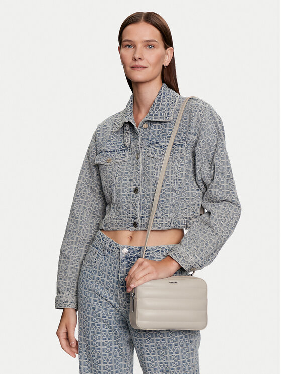 Calvin Klein Kabelka Calvin Klein Line Quilt Camera Bag K60K612114 Šedá