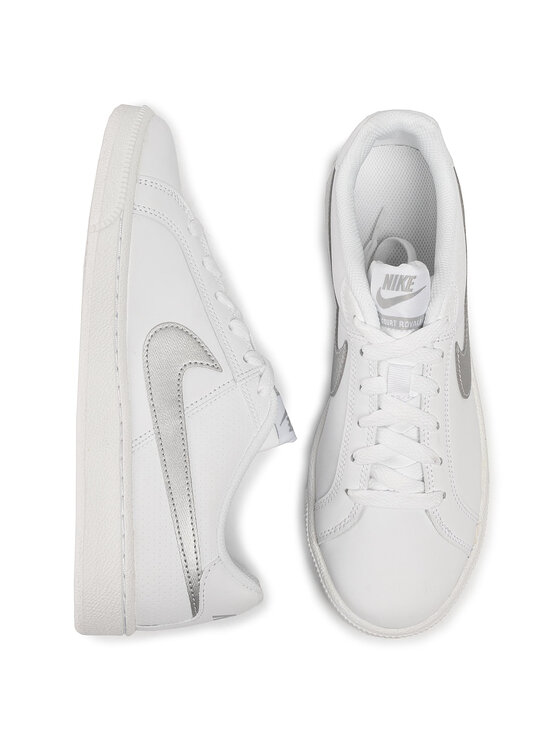 Nike Superge Nike Court Royale 749867 100 Bela