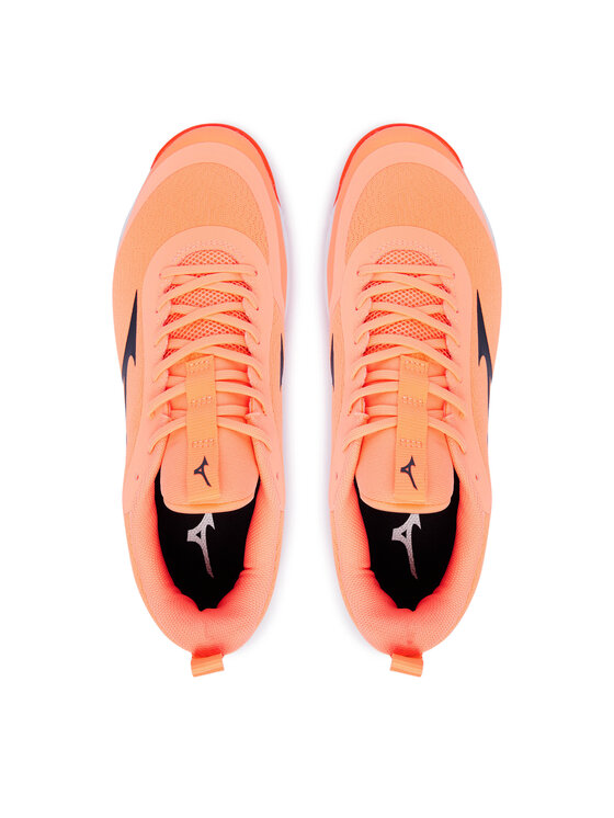 Buty sportowe widziane z góry, pokazane równolegle obok siebie.