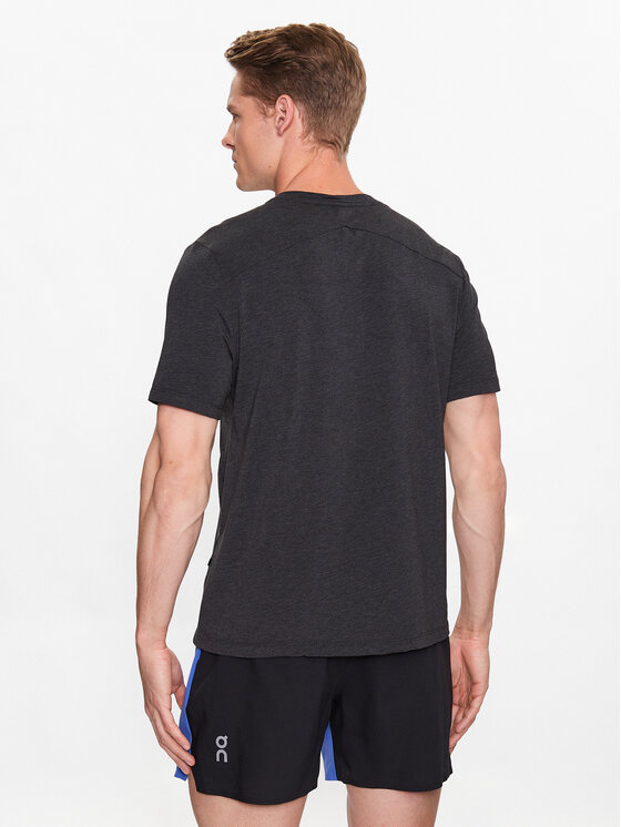 On On Majica Active-T M 12200139 Črna Athletic Fit