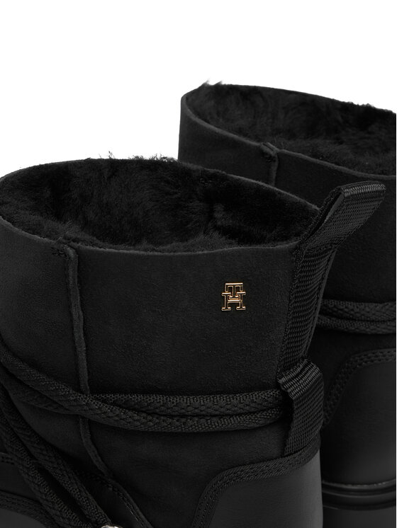 Tommy Hilfiger Škornji za sneg Tommy Hilfiger Real Shearling Laceup Snowboot FW0FW08996 Črna