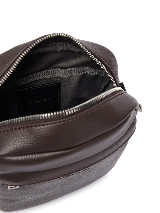 Calvin Klein Мъжка чантичка Calvin Klein Raised Reporter LV04D3160G Кафяв