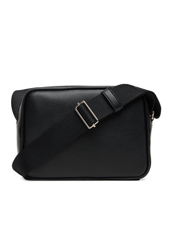 Calvin Klein Taška cez rameno Calvin Klein Cargo Camera Bag LV04D3129G Čierna