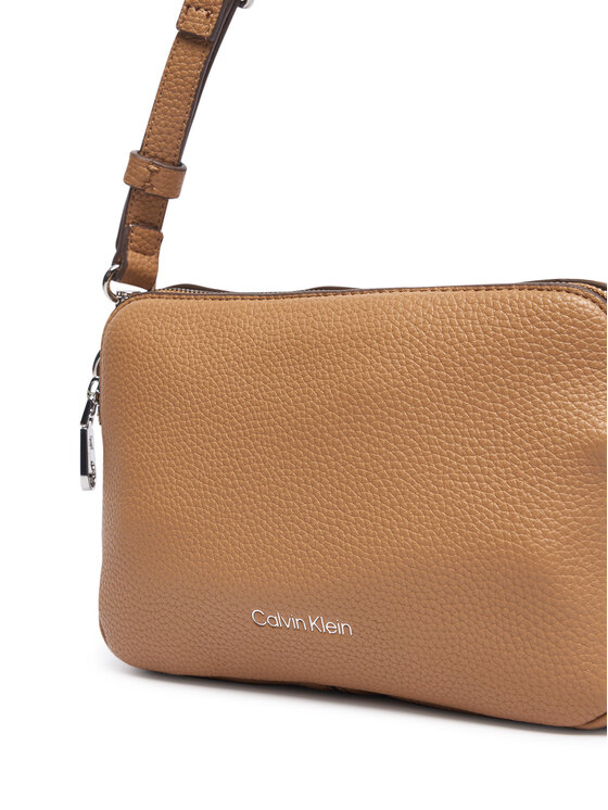 Calvin Klein Ročna torba Calvin Klein Webbing 2X Strap Camera Bag LV04F3656G Bež