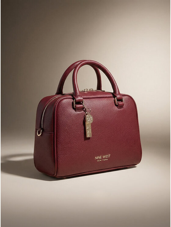 Buy Nine West Brooklyn Jet Set Crossbody Bag In Blue | 6thStreet Qatar