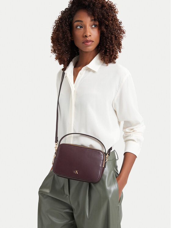 Calvin Klein Τσάντα Calvin Klein Ck Hardware Camera Bag LV04F3678G Μπορντό