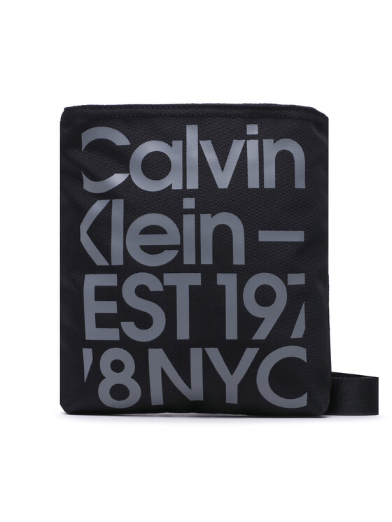 Calvin Klein Jeans Geantă crossover Calvin Klein Jeans Sport Essentials Flatpack18 Gr K50K510378 Negru