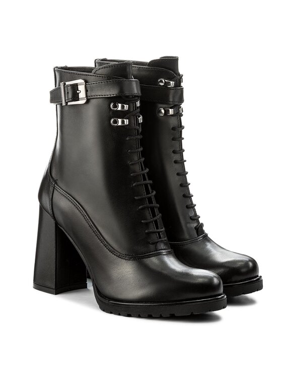 Solo Femme Čizme Solo Femme 26521-05-F41/000-13-00 Crna