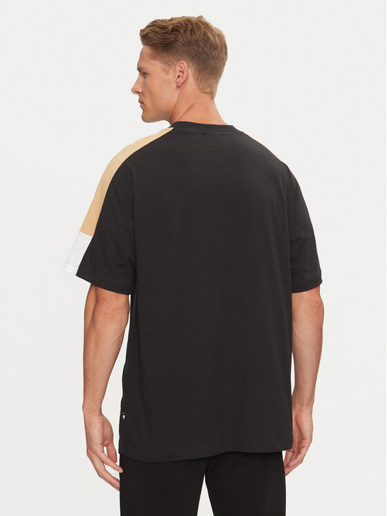 New Balance New Balance T-shirt Classics MT43526BK Crna Relaxed Fit