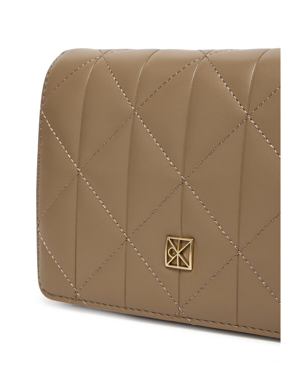 Calvin Klein Дамска чанта Calvin Klein Quilted Mini Chain Bag LV04F3321G Бежов