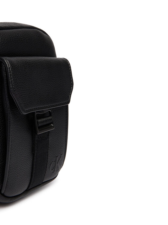 Calvin Klein Geantă crossover Calvin Klein Webbing Strap Slim Reporter LV04D3281G Negru
