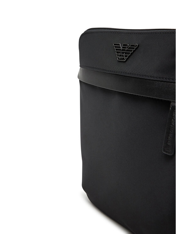 Emporio Armani Плоска сумка Emporio Armani EM001807 AF13454 UC001 Чорний