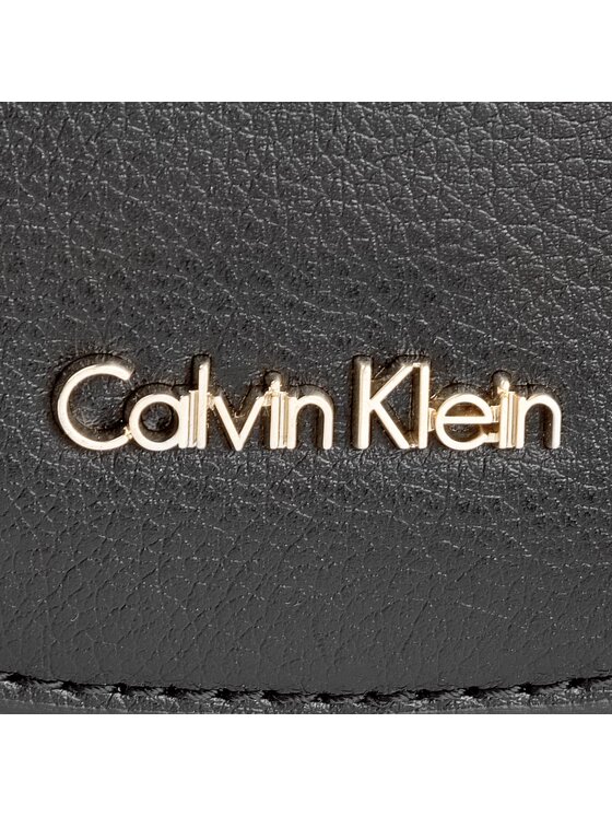 Calvin Klein Soma Calvin Klein Frame Saddle Bag K60K603982 Melns