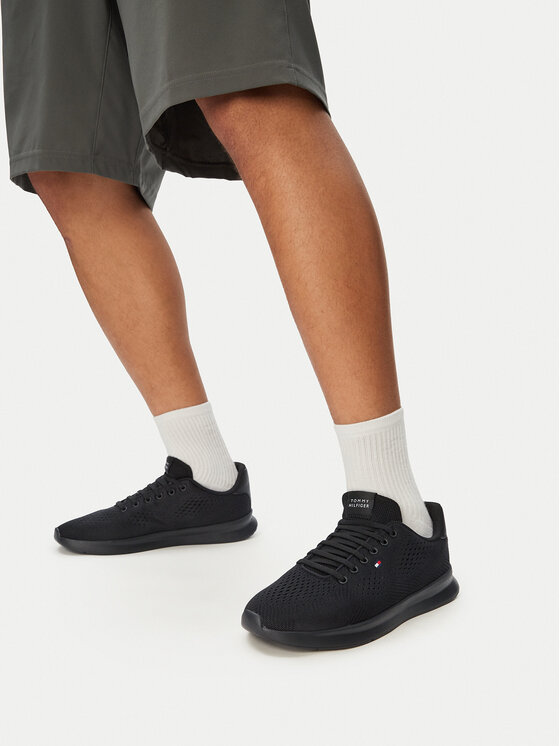 Tommy Hilfiger Sneakersy Tommy Hilfiger Lightweight Runner FM0FM05909 Černá