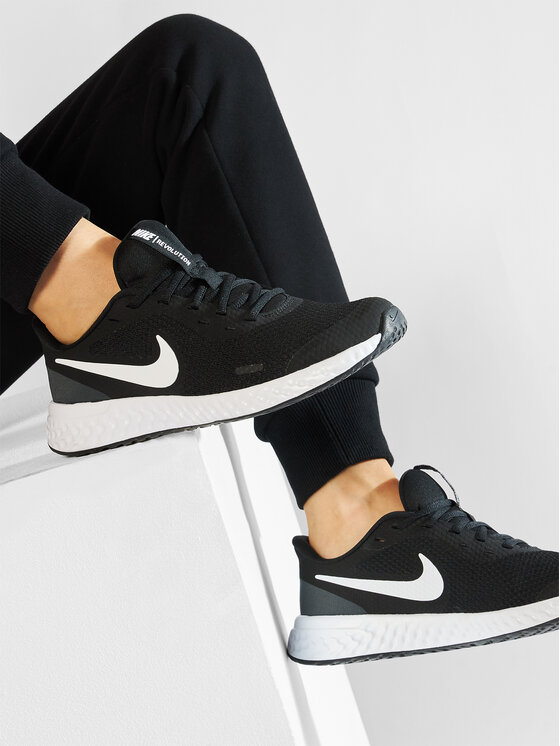 Nike Pantofi pentru alergare Nike Revolution 5 (GS) BQ5671 003 Negru