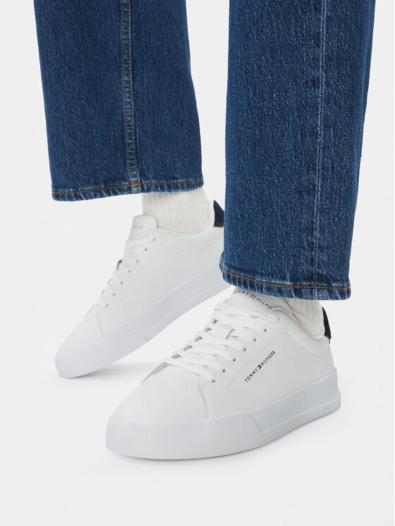 Tommy Hilfiger Sneakersy Tommy Hilfiger Th Court Lth Detail Ess FM0FM05367 Biały