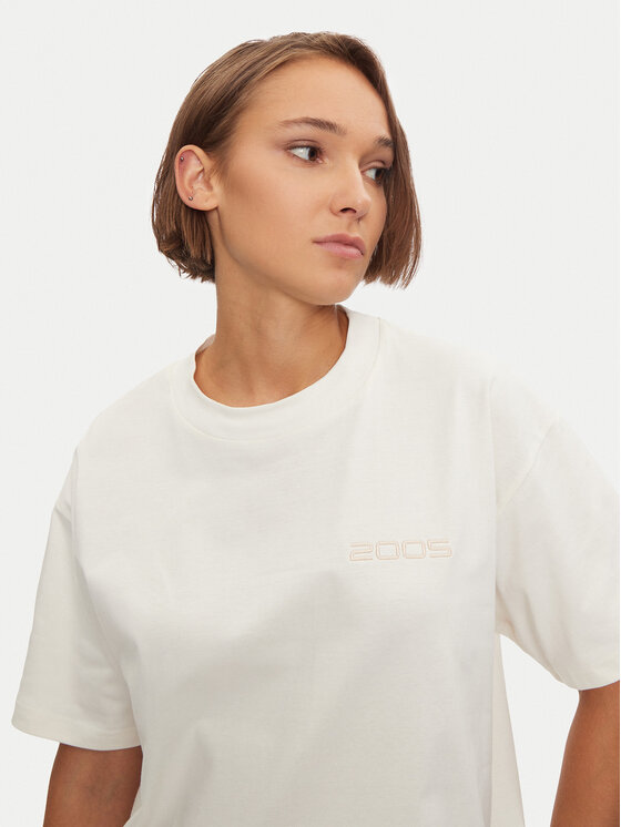 2005 2005 T-shirt Unisex Uniform Écru Loose Fit