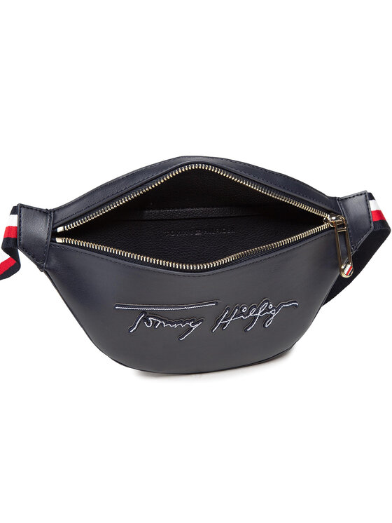 Tommy Hilfiger Ledvinka Tommy Hilfiger Iconic Tommy Bumbag AW0AW09958 Tmavomodrá