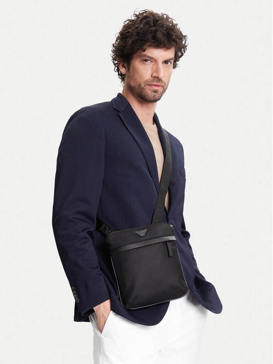 Emporio Armani Плоска сумка Emporio Armani EM001807 AF13454 UC001 Чорний