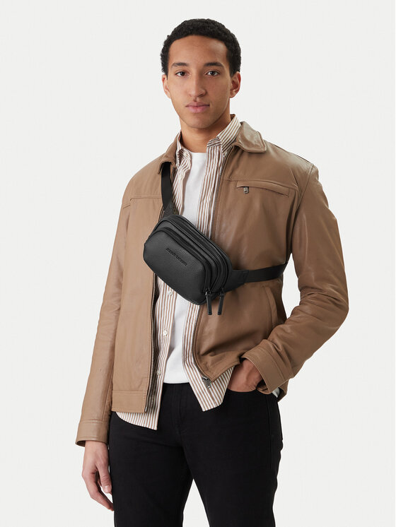 Armani Exchange Ledvinka Armani Exchange XM002032 AF19929 UC001 Černá