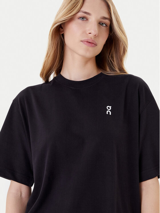 On On Camiseta Club-T 1WE1006 Negro Relaxed Fit