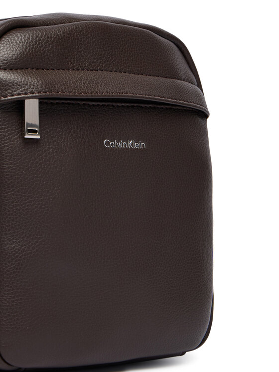 Calvin Klein Crossover torbica Calvin Klein Raised Reporter LV04D3160G Smeđa