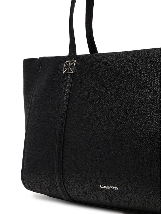 Calvin Klein Ročna torba Calvin Klein Emblem Hw Pebble Tote LV04F3424G Črna