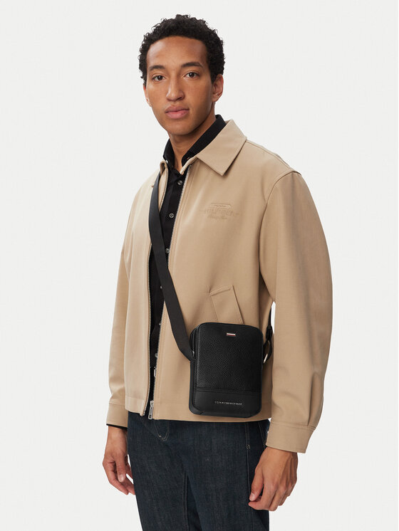 Tommy Hilfiger Мъжка чантичка Tommy Hilfiger Th Central Mini Reporter AM0AM14433 Черен