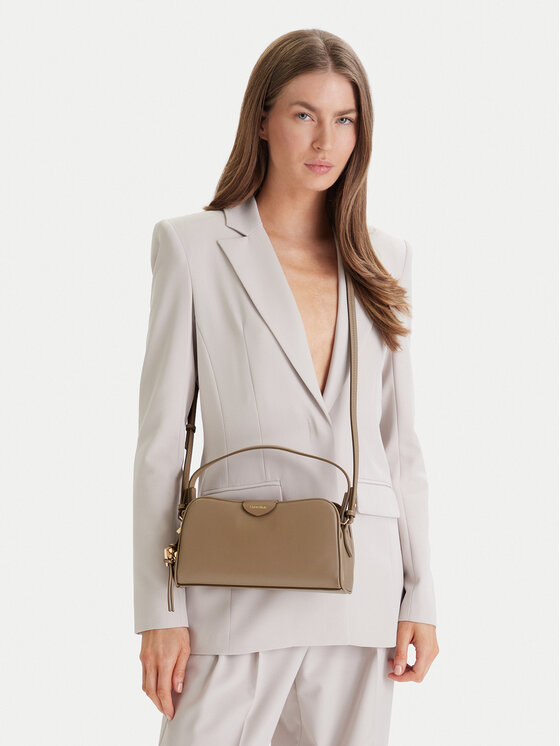 Calvin Klein Torebka Calvin Klein Emblem Trio Top Handle Camera Ba LV04F3370G Beżowy