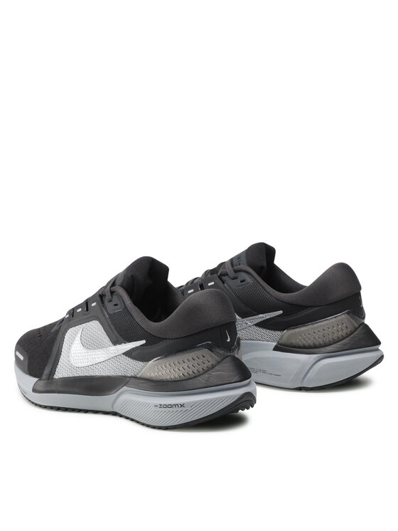 Nike Bežecké topánky Nike Air Zoom Vomero 16 DA7245 003 Čierna