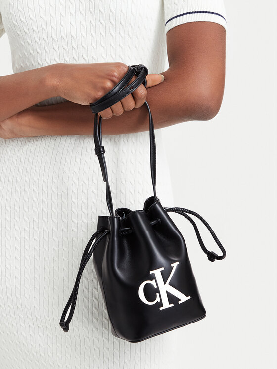 Calvin Klein Torebka Calvin Klein Bold Ck Mini Bucket Crossbody LV04F3870G Czarny