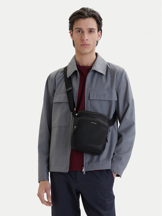 Calvin Klein Maža rankinė Calvin Klein Raised Pocket Reporter LV04D3317G Juoda