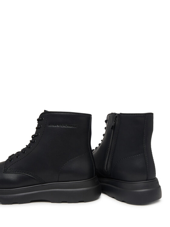 Armani Exchange Auliniai batai Armani Exchange XM003646 AF17328 UC001 Juoda
