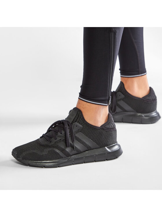 adidas Snīkeri adidas Swift Run X FY2116 Melns