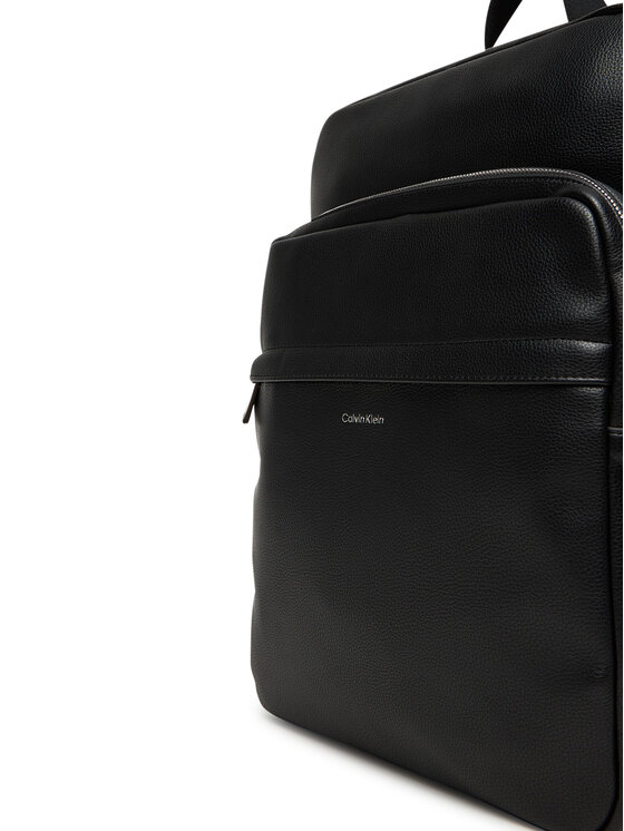 Calvin Klein Nahrbtnik Calvin Klein Raised Slim Square Backpack LV04D3156G Črna