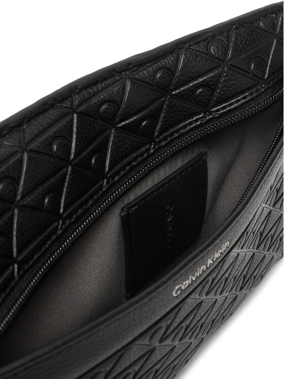 Calvin Klein Torbica za okrog pasu Calvin Klein Emblem Aop Emboss Square Sling LV04D3277G Črna