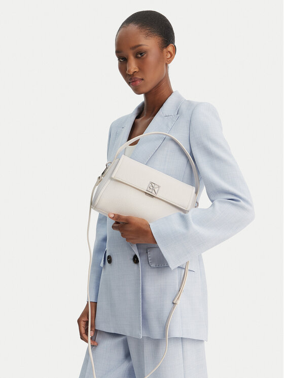 Calvin Klein Kabelka Calvin Klein Emblem Hw Pebble Shoulder Bag 25 LV04F3425G Biela