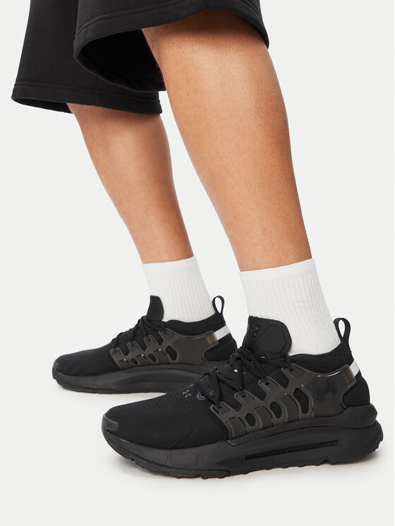 Under Armour Sneakersy Under Armour UA Phantom X 6007183 008 Czarny