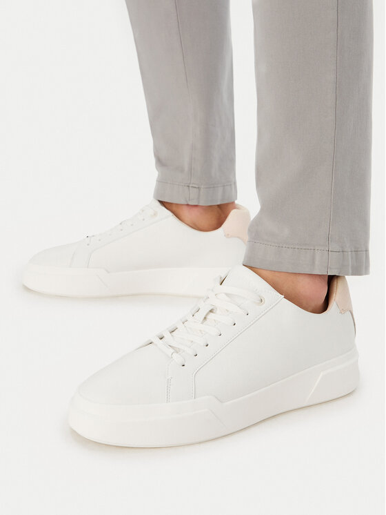 Calvin Klein Sneakersy Calvin Klein Chunky Cupsole Laceup Clean Lth HM0HM02239 Bílá