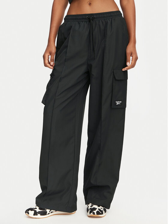Reebok Reebok Pantaloni da tuta Zosia RK25704CCW Nero Regular Fit
