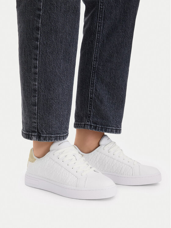 Armani Exchange Sneakersy Armani Exchange XDX165 XV891 T782 Bílá